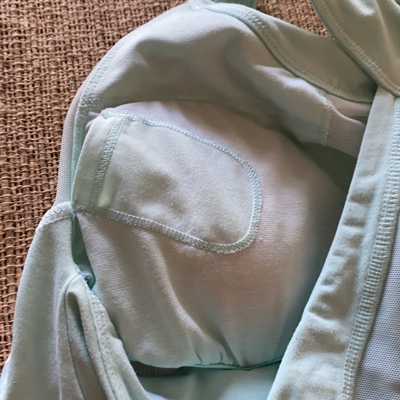 Lululemon active top - Picture 8 of 9